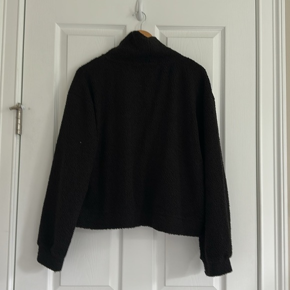Wallflower Black Sherpa Pullover with Pocket NWT - Picture 3 of 8
